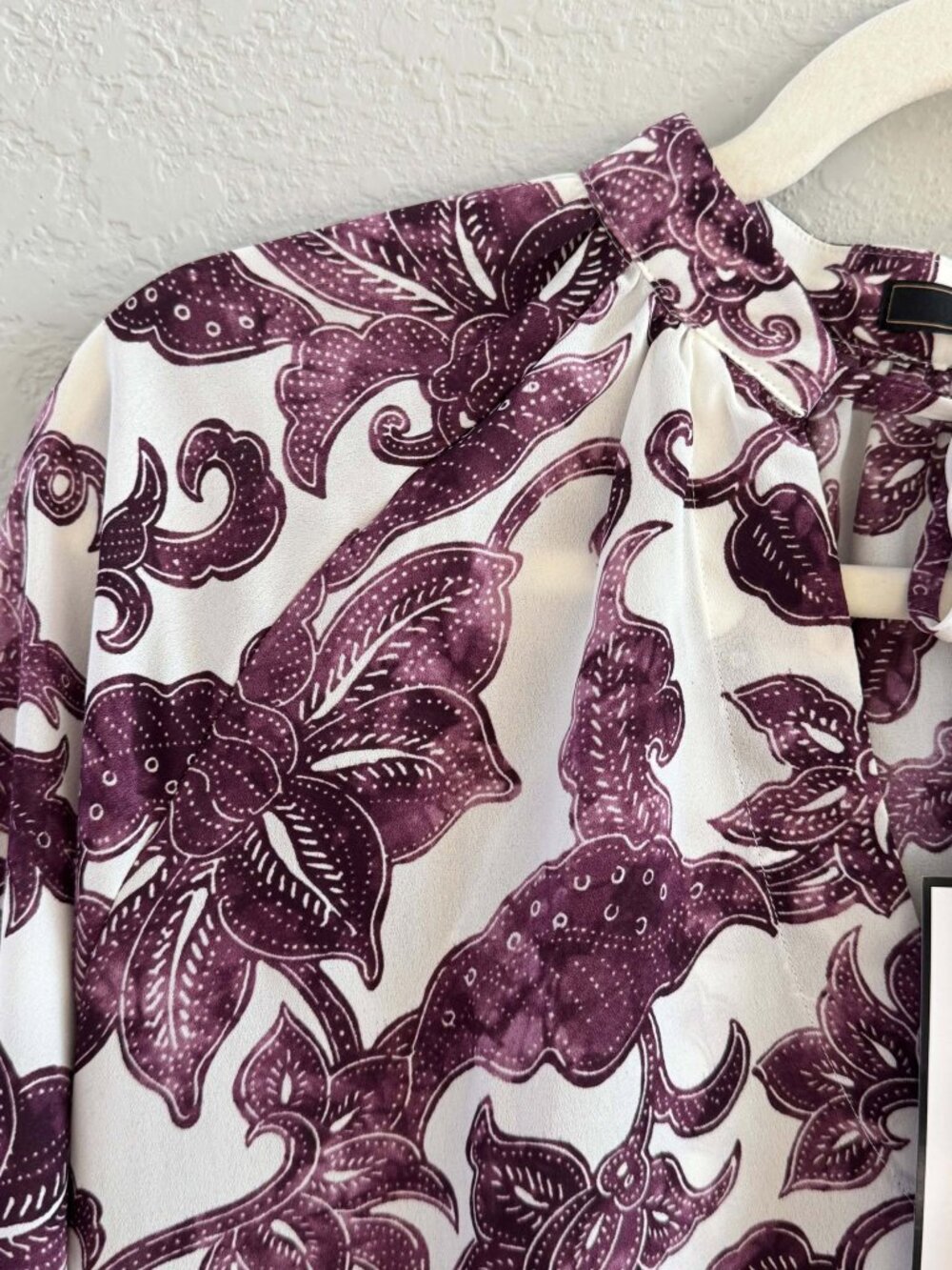Max Sport Burgundy Floral Print Tie Neck Blouse Size M MSRP $168 - Picture 5 of 6
